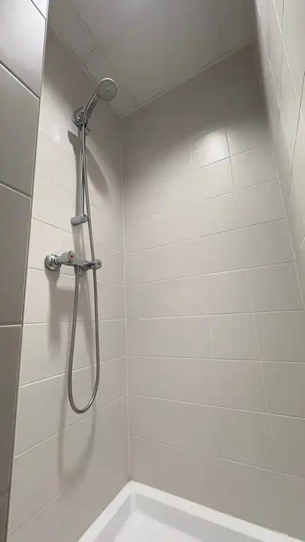 Klein magazijn met kantoren te huur aan The Loop in Gent foto 14