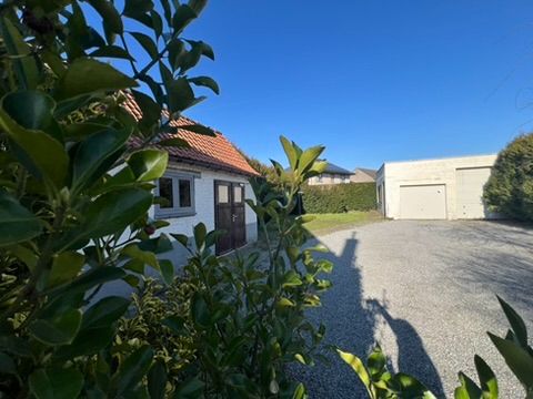 Exclusief te renoveren herenhuis met 5 slpks dit op toplocatie in het aangename Nazareth - De Pinte! foto 4