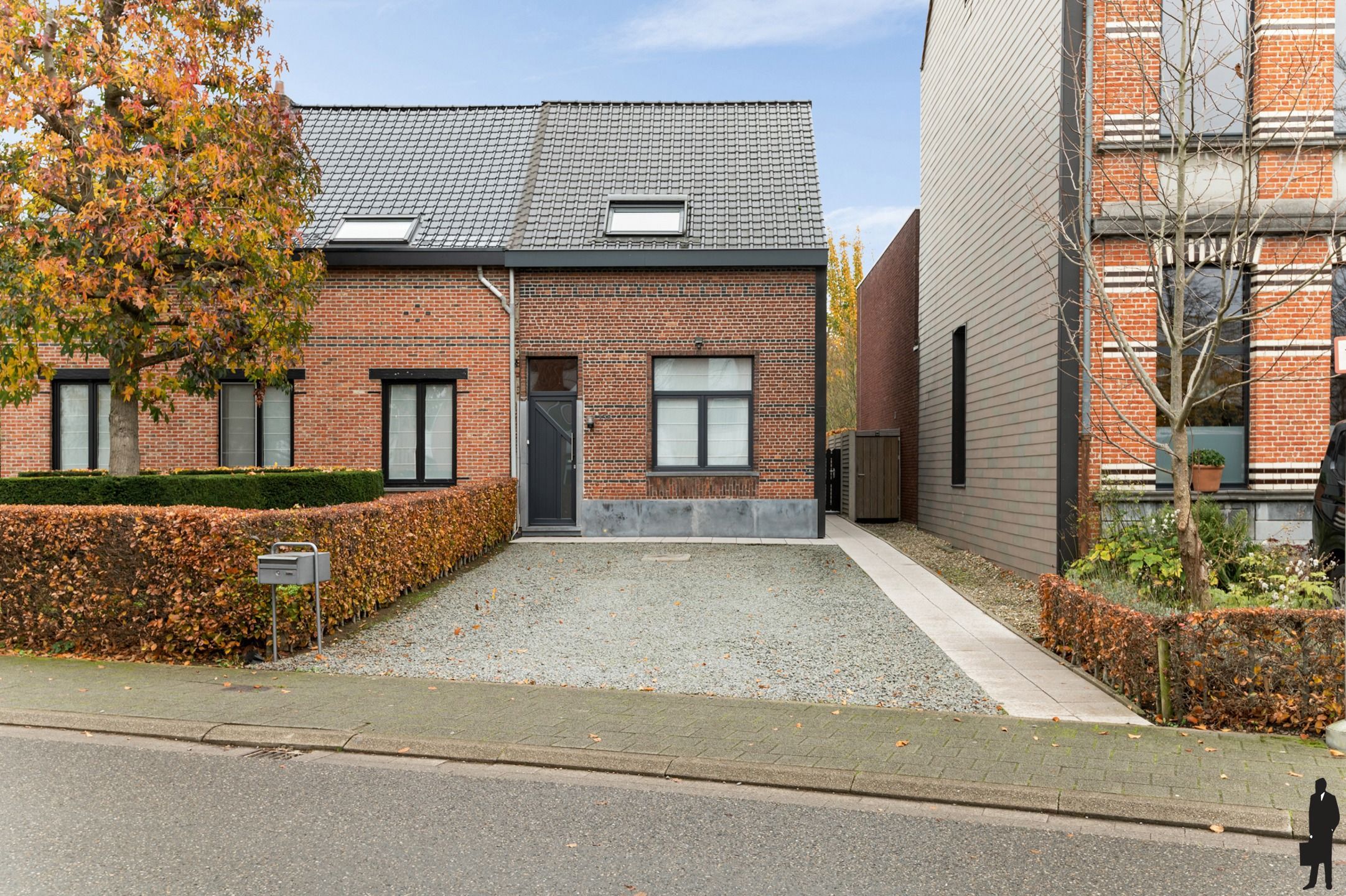 HOB met 4 slpks, bureau en prachtige tuin in centrum Edegem foto 4