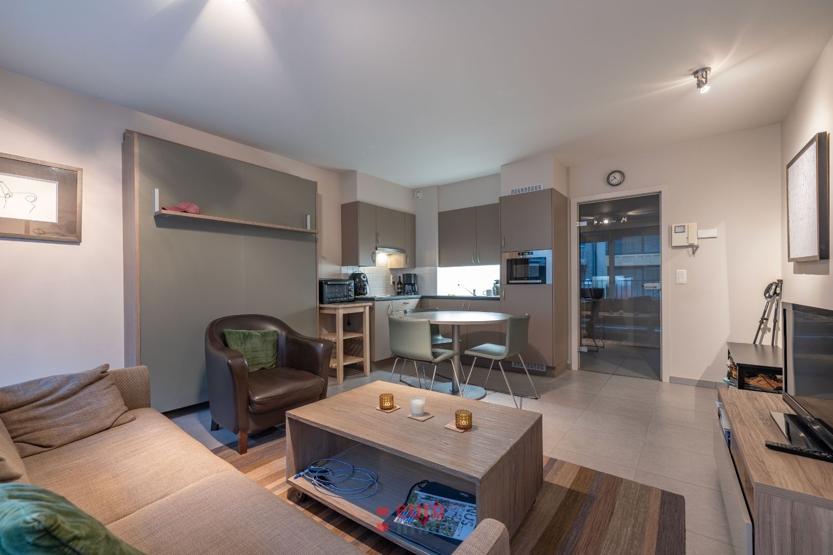 Subliem gelegen appartementje met zijdelings zeezicht! foto 3