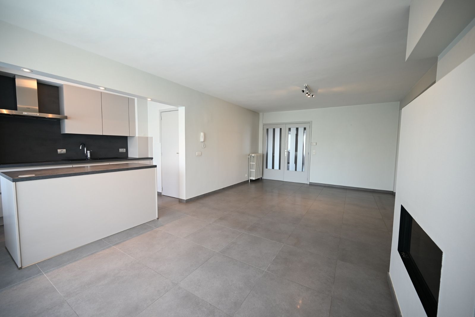Mooi afgewerkt appartement met 2 slaapkamers foto 3
