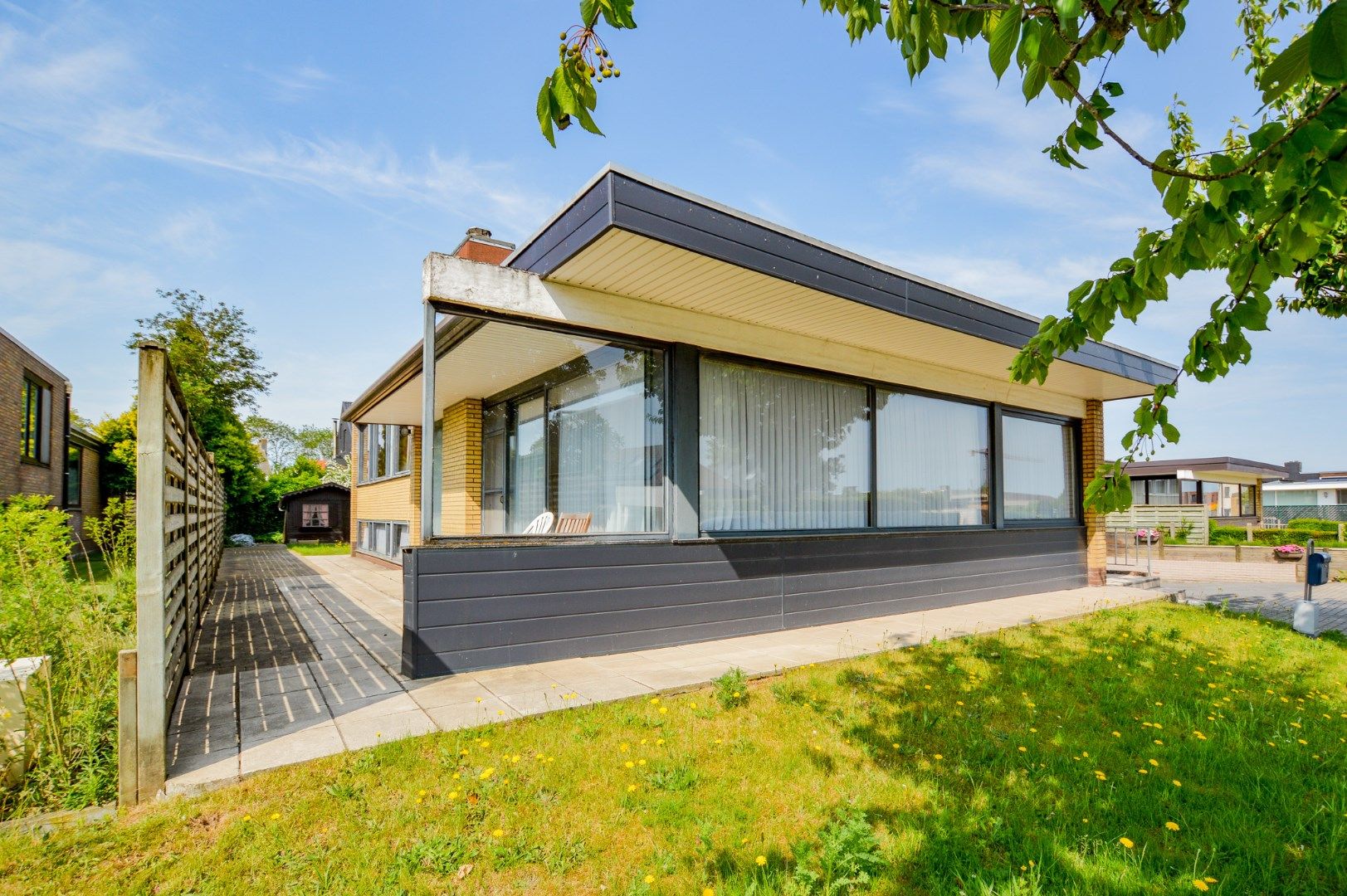 Halfopen bebouwing met 4 slaapkamers en ruime tuin in Zedelgem foto 14