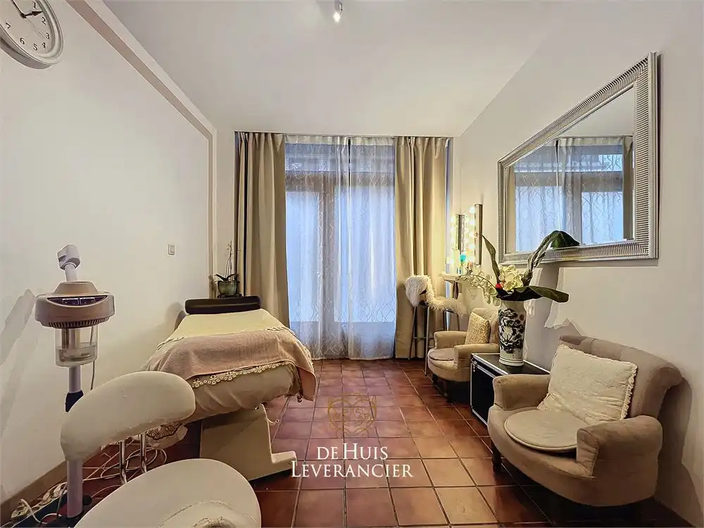 RUIME woning te koop (8 slpks, 2 badk) die ook perfect als tweewoonst kan dienen foto 52