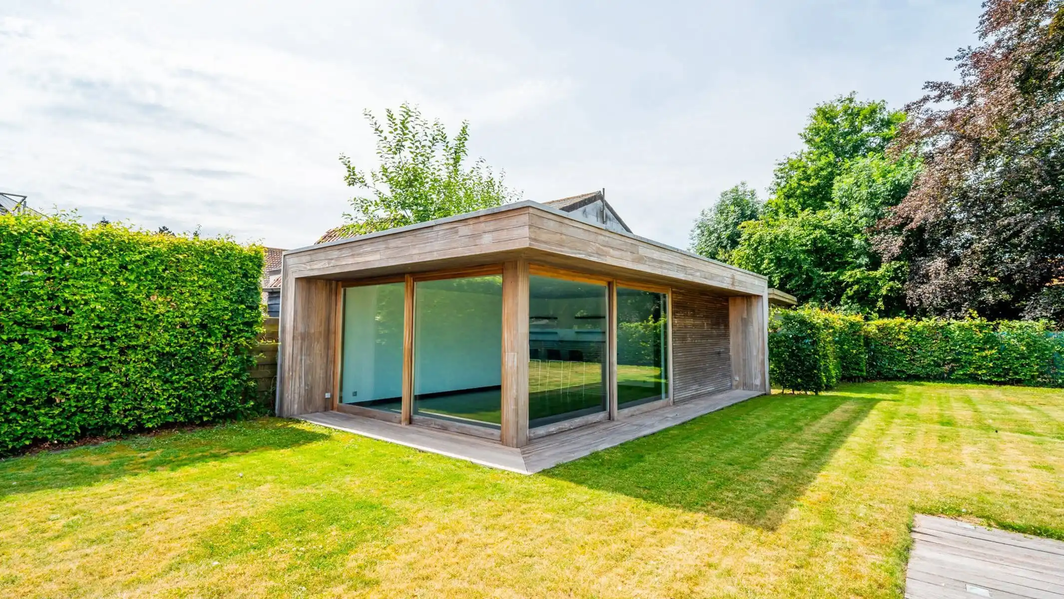 Knappe villa met zuidgerichte tuin, zwembad en poolhouse foto 34