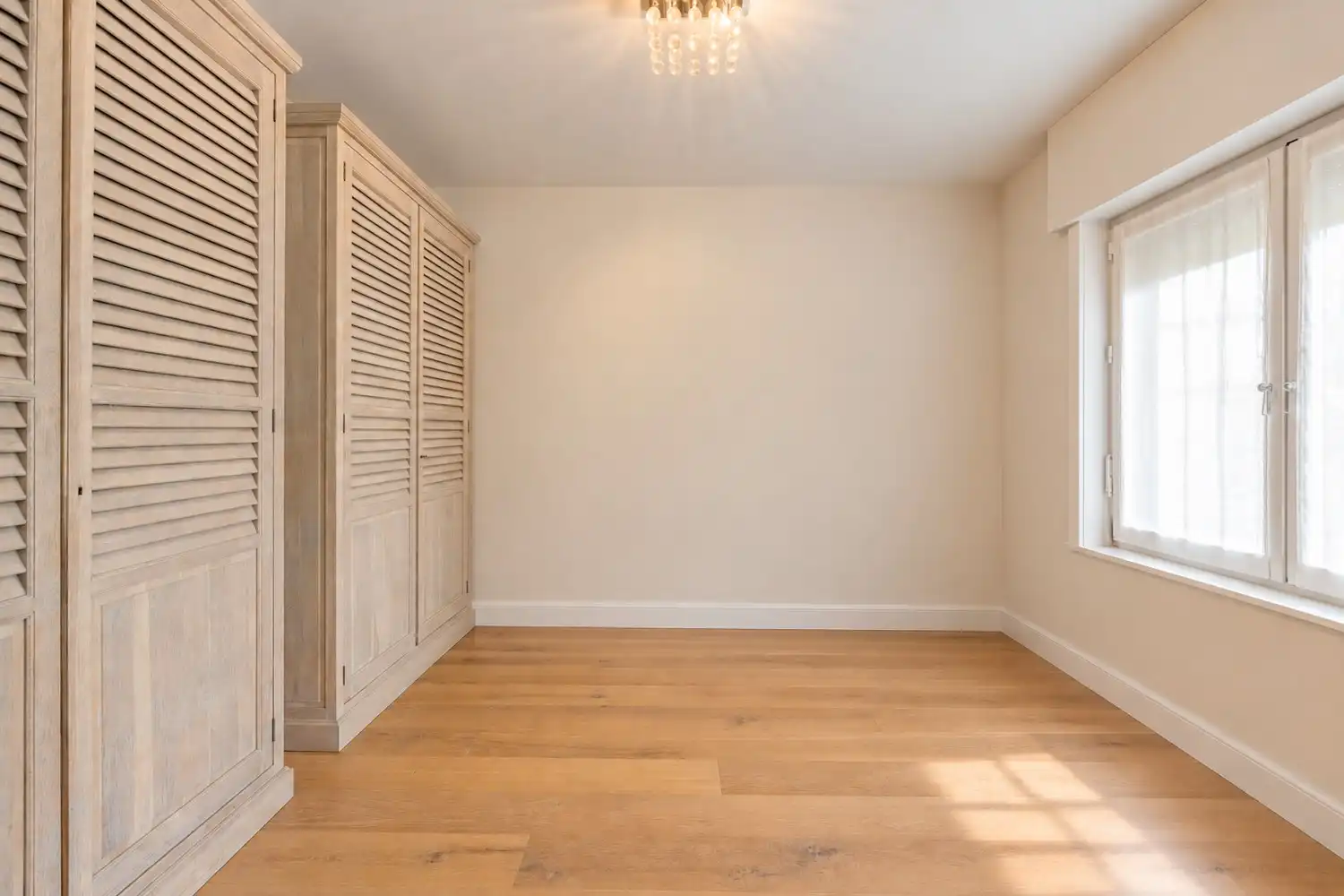 INSTAPKLAAR APPARTEMENT MET GARAGE foto 15