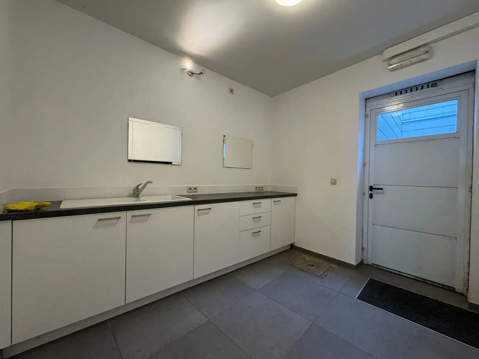 Commerciële ruimte in hoofdstraat foto 4