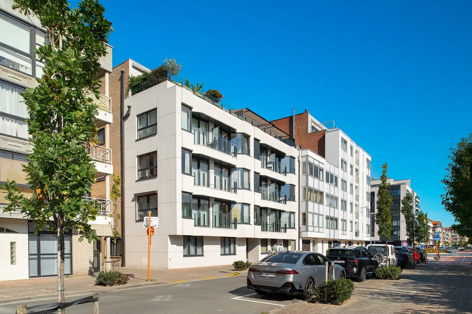 Prachtig gerenoveerd appartement nabij het centrum en de zee met open zichten. foto 26
