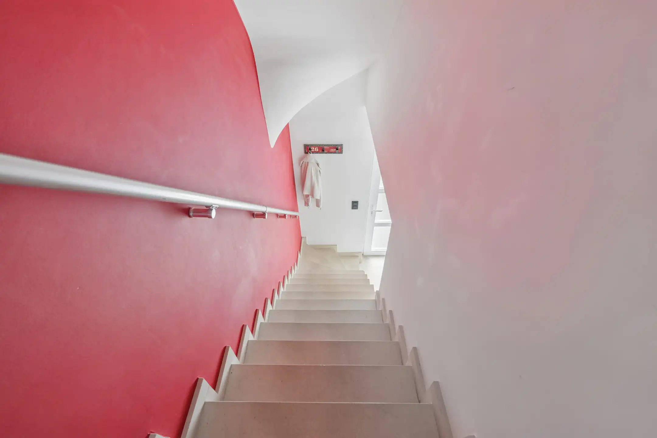 Ruime gezinswoning met garage en 5 slaapkamers.  foto 12