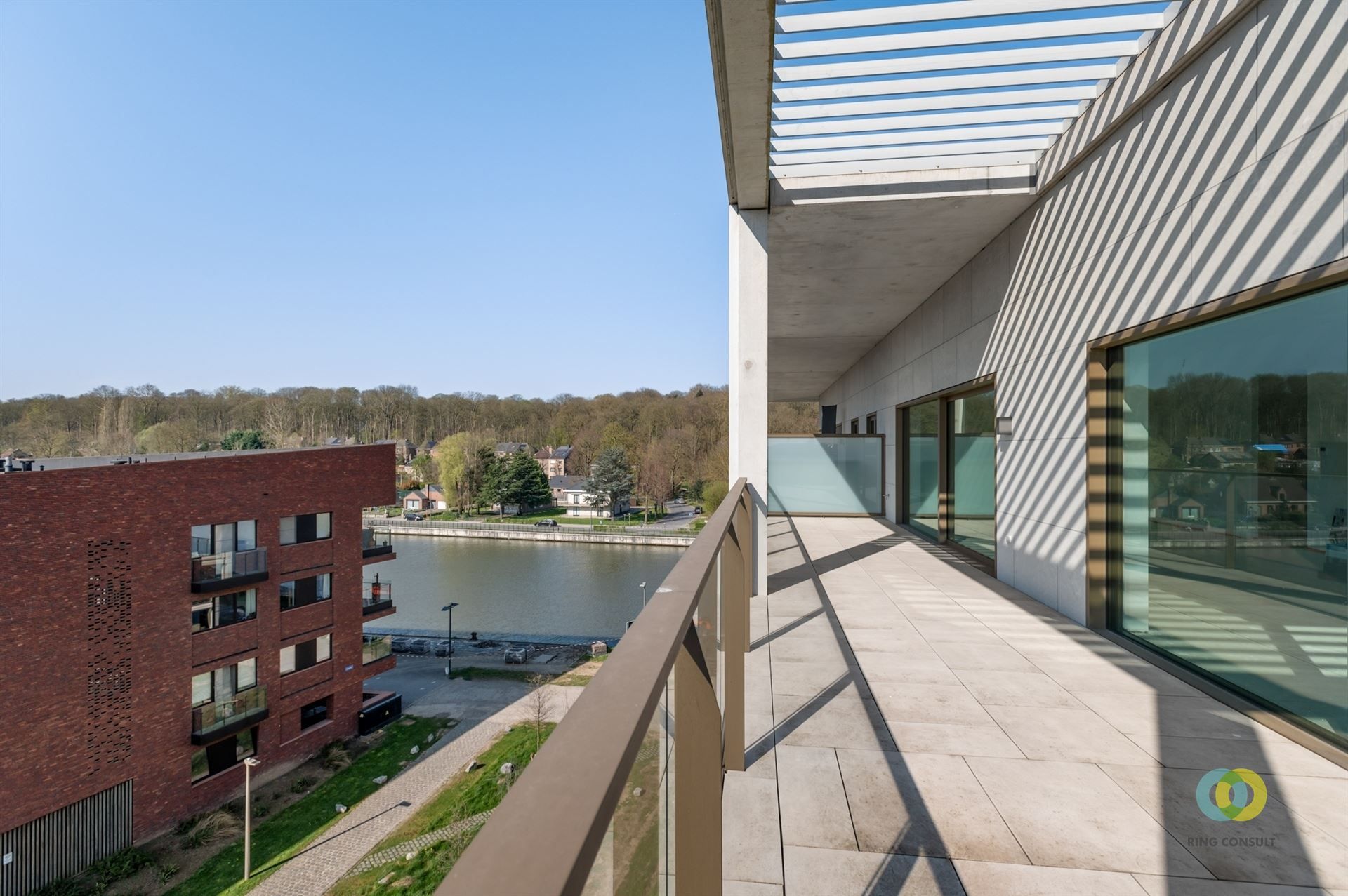 Penthouse met ruim terras en zicht over het water foto 4