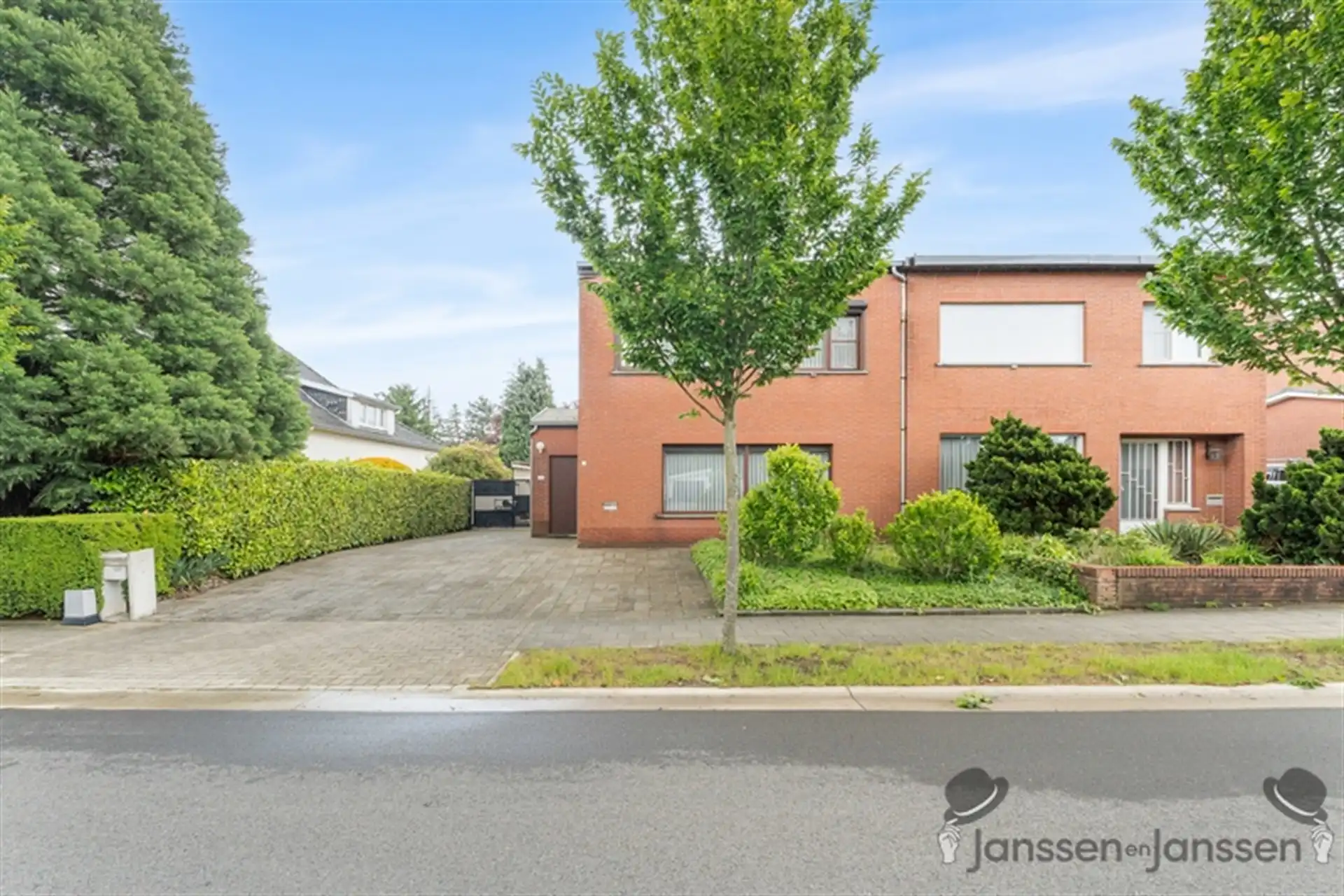 Woning met 3 slaapkamers en verwarmd zwembad foto 2
