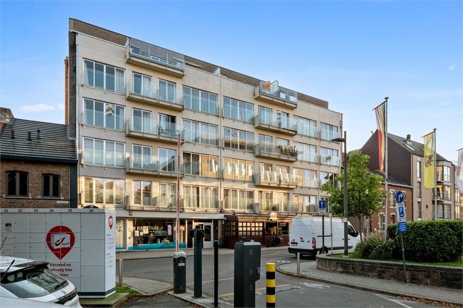 OP TE FRISSEN APPARTEMENT IN HET CENTRUM VAN SINT-TRUIDEN foto 3