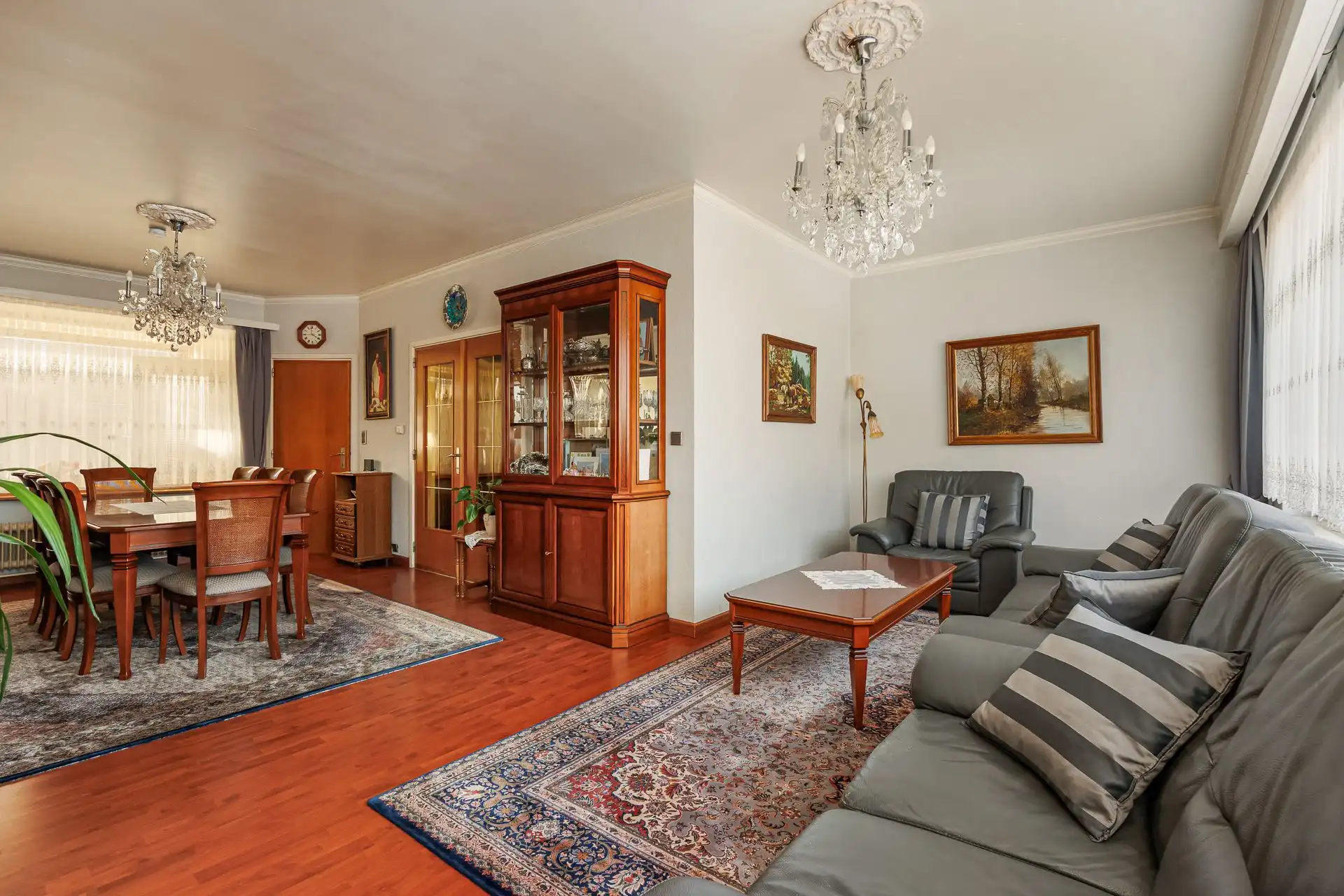 Te renoveren bel‑étagewoning in hartje Wilrijk! foto 3