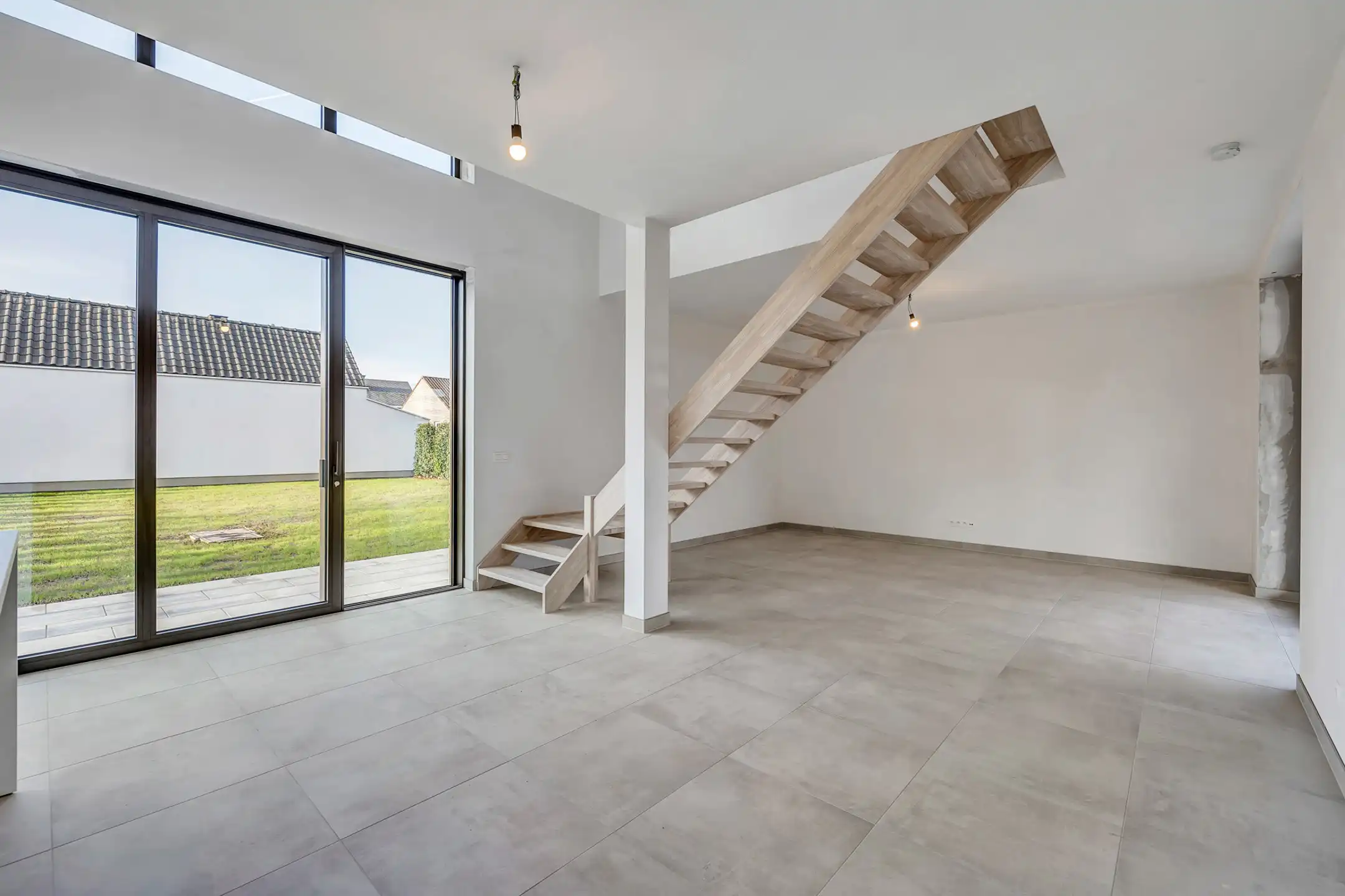 Prachtige nieuwbouwwoning in uniek woonerf foto 7