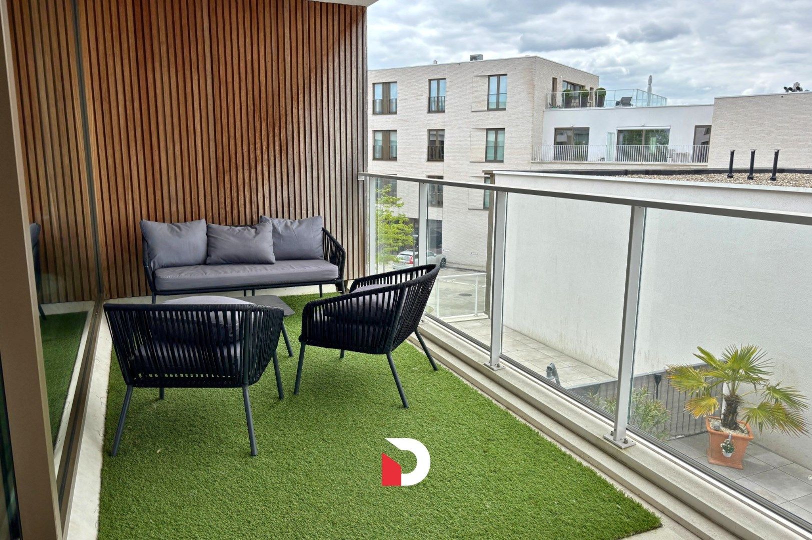 Recent appartement met 2 slaapkamers en ruim terras foto 9