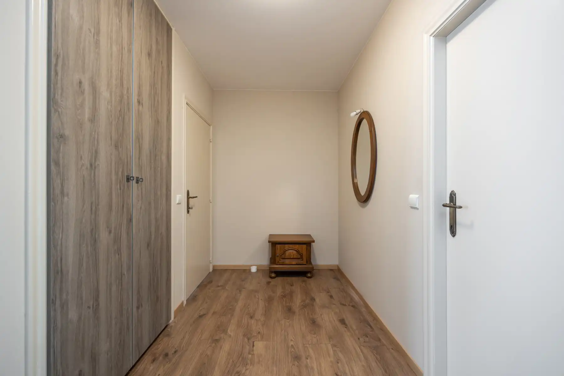 Gerenoveerd app met 2slk en garage foto 4