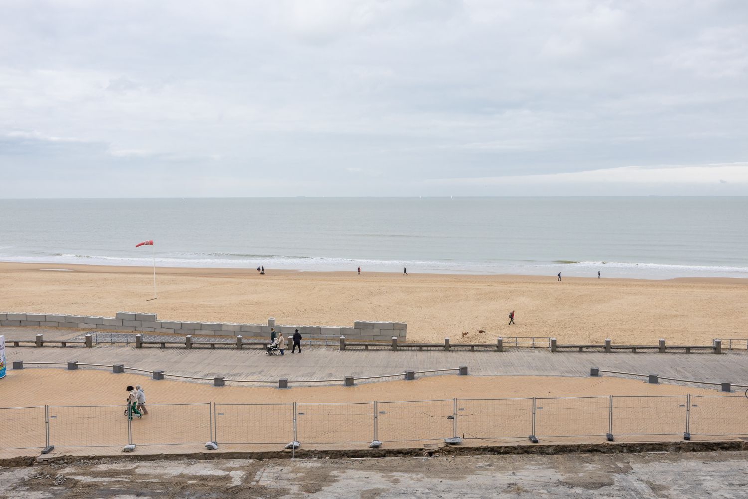 Instapklare studio met frontaal zeezicht te Oostende foto 10