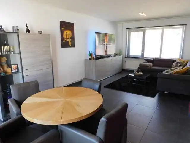 Instapklare woning met garage en tuin foto 3