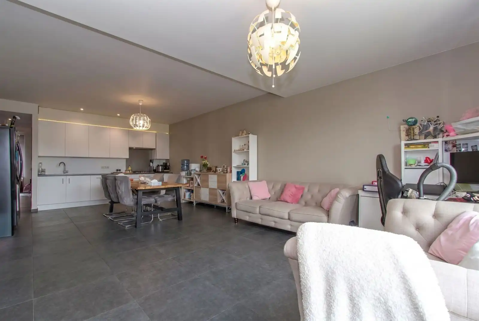 Recent appartement op gelijkvloerse verdieping met 2 slaapkamers, terras en tuin. foto 4