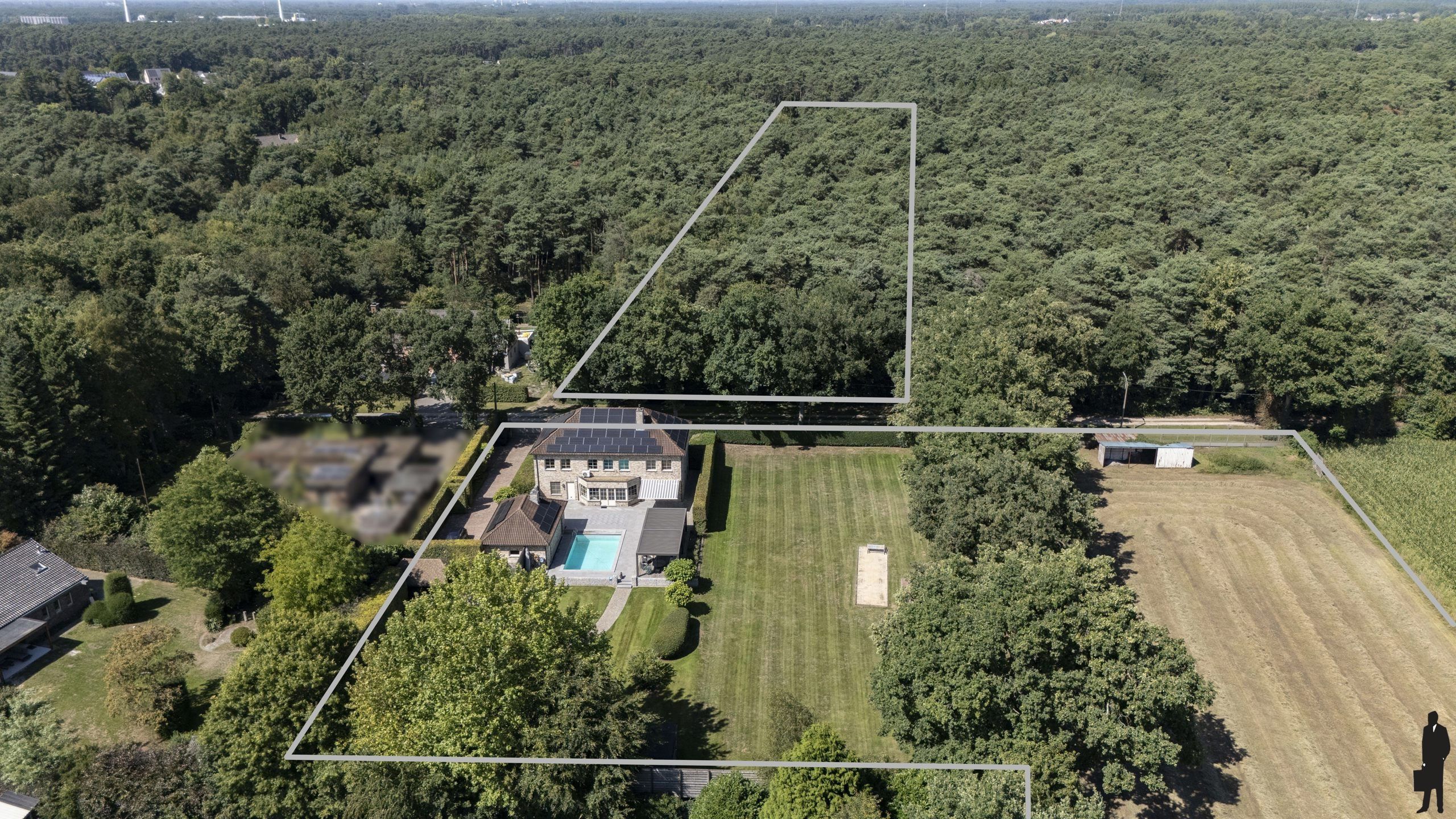 Uitzonderlijk gelegen, recente villa op domein van ca. 2ha  foto 6
