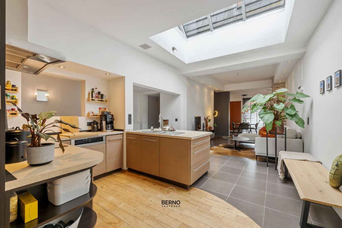 Charmante rijwoning met stadstuin nabij centrum. foto 13