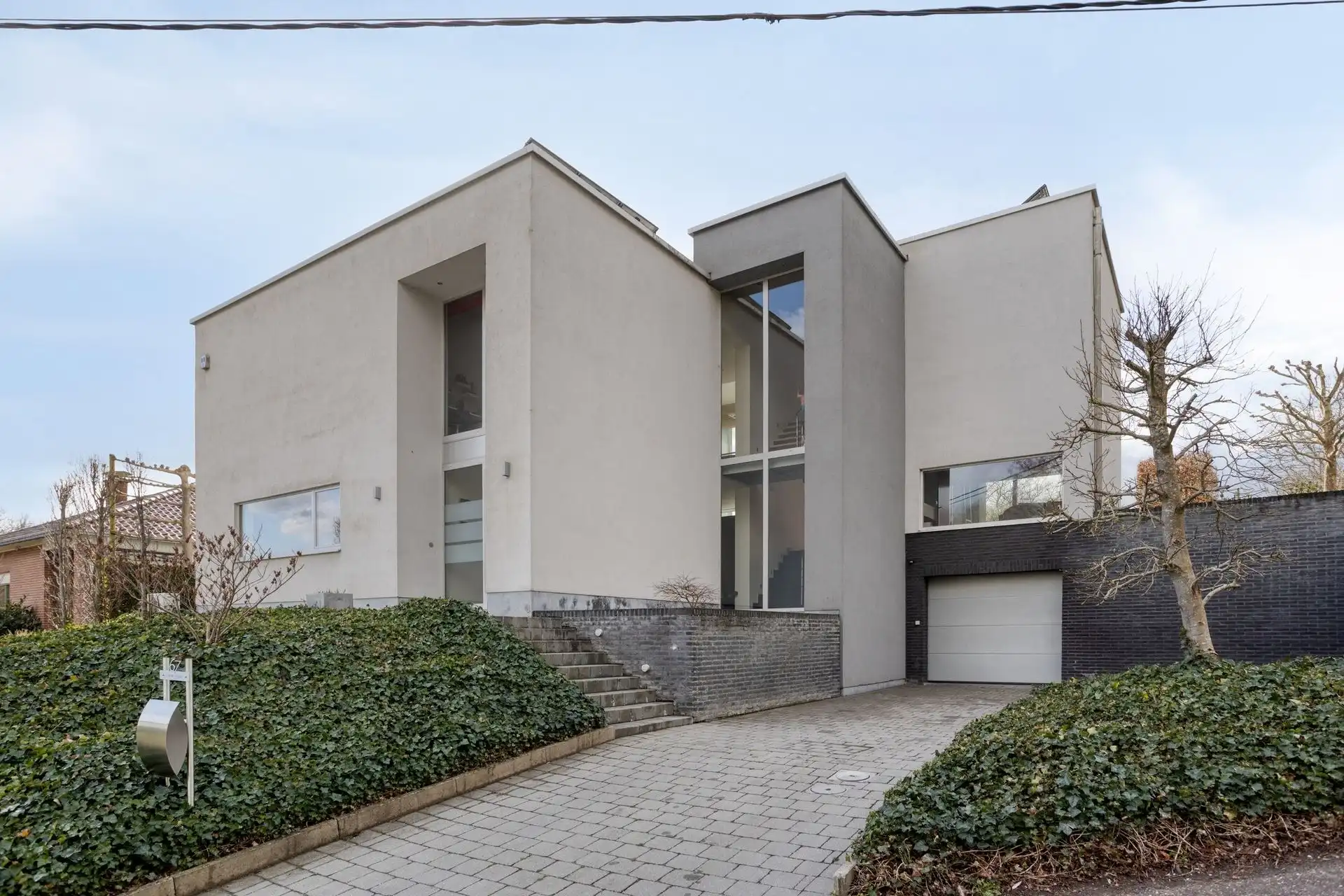 Lichtrijke, moderne villa in perfecte staat op rustige locatie foto 2