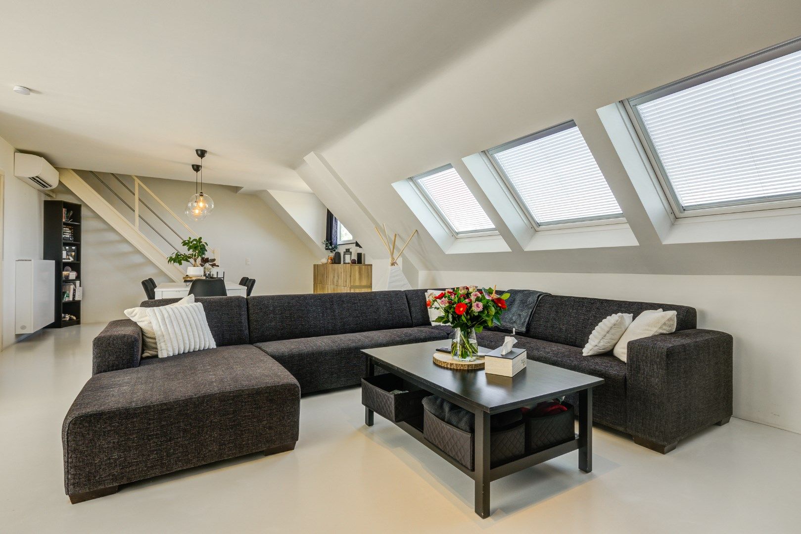 Instapklaar, ruim appartement te koop in centrum van Hamont! foto 3