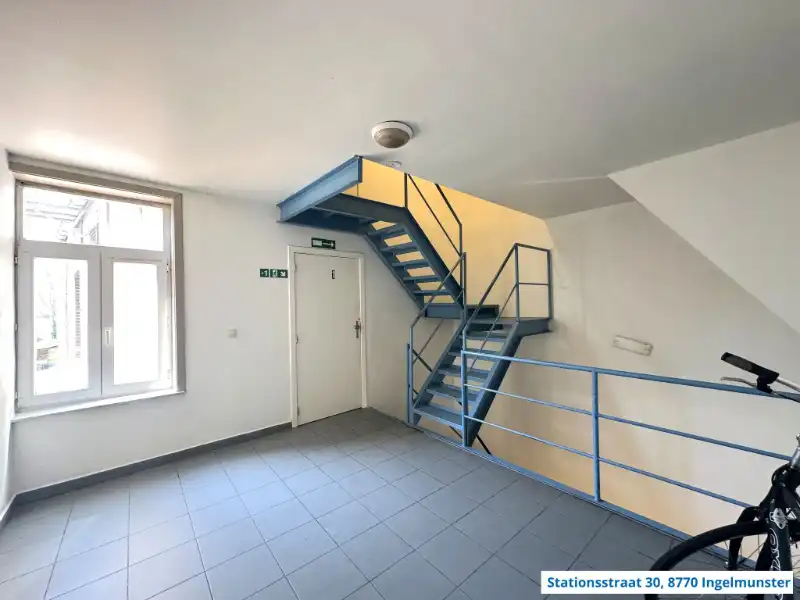 6 studio's en handelszaak met zicht op Kasteel van Ingelmunster. foto 3