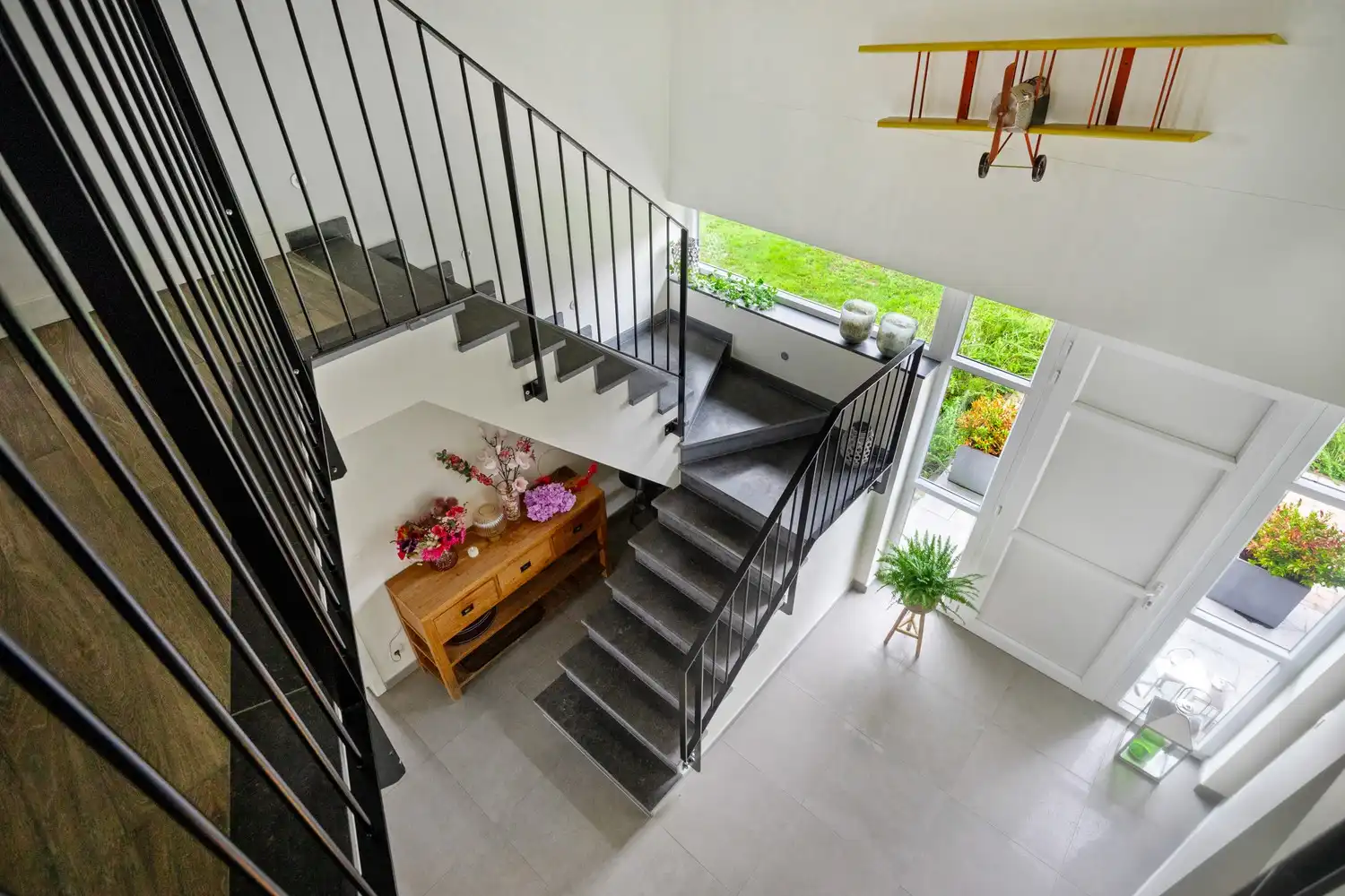 Instapklare energiezuinige villa met 4 zeer ruime slpkrs en ruime inpandige garage op 1006m2 foto 16