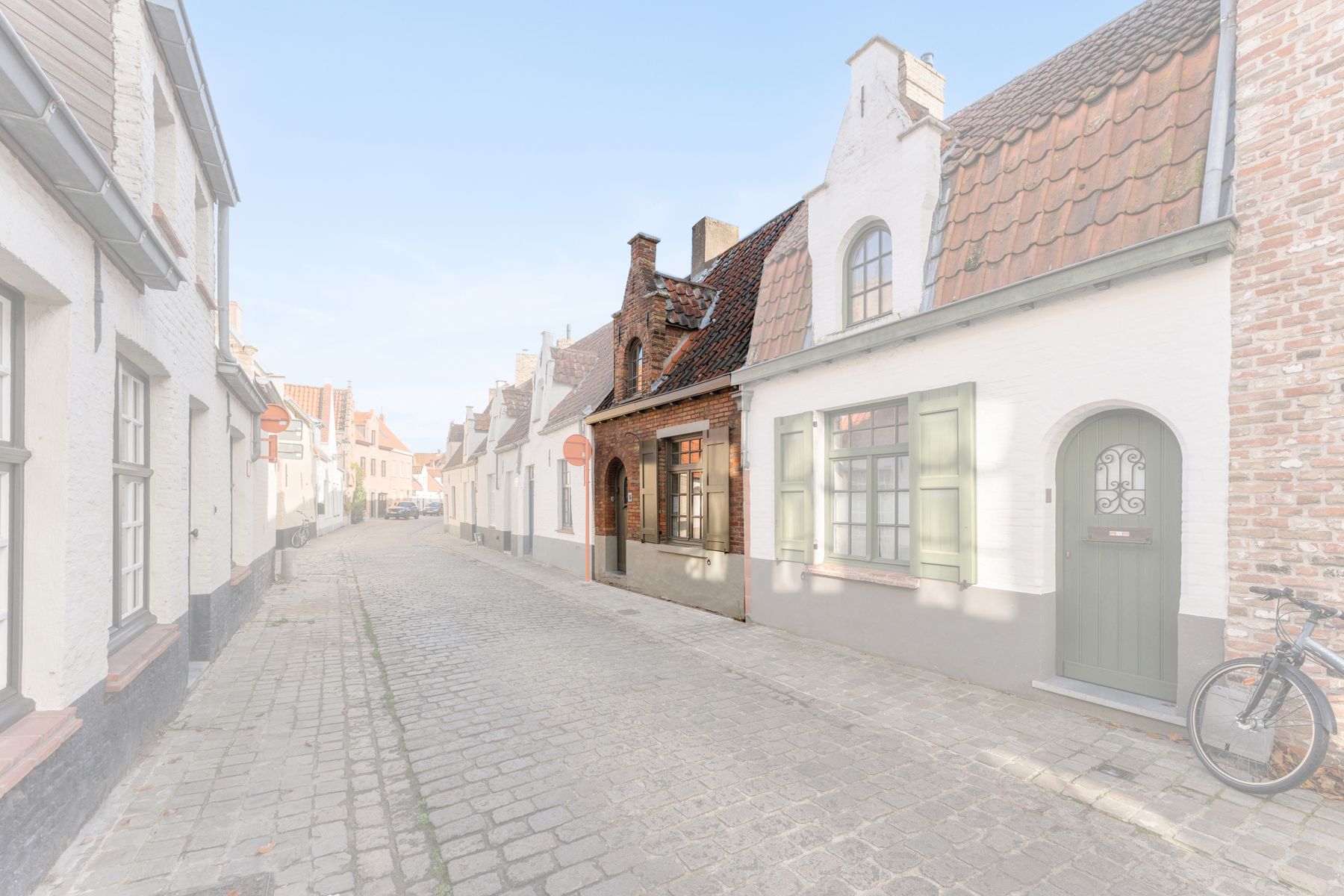 Instapklare woning op een goede locatie nabij centrum Brugge foto {{pictureIndex}}