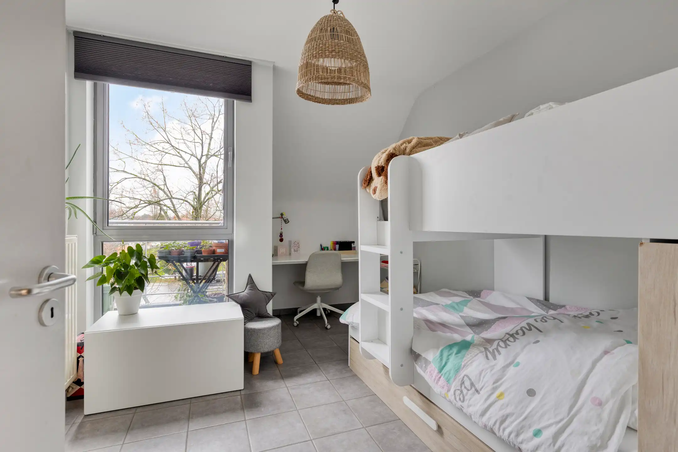 Ruim appartement(143m2) met 3 slaapkamers in hartje Wezemaal foto 9