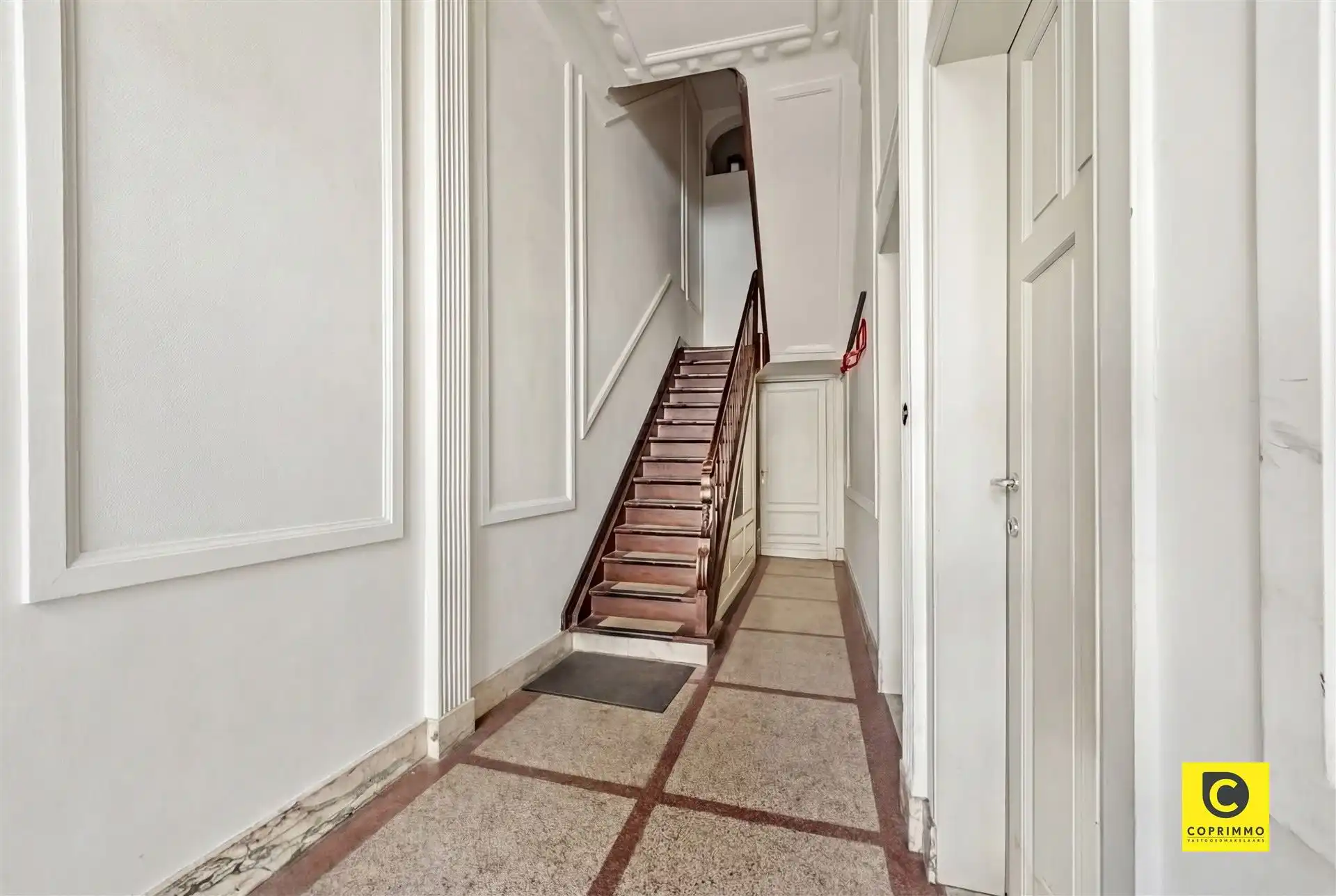 Karaktervol appartement met stadskoer te Zurenborg foto 15