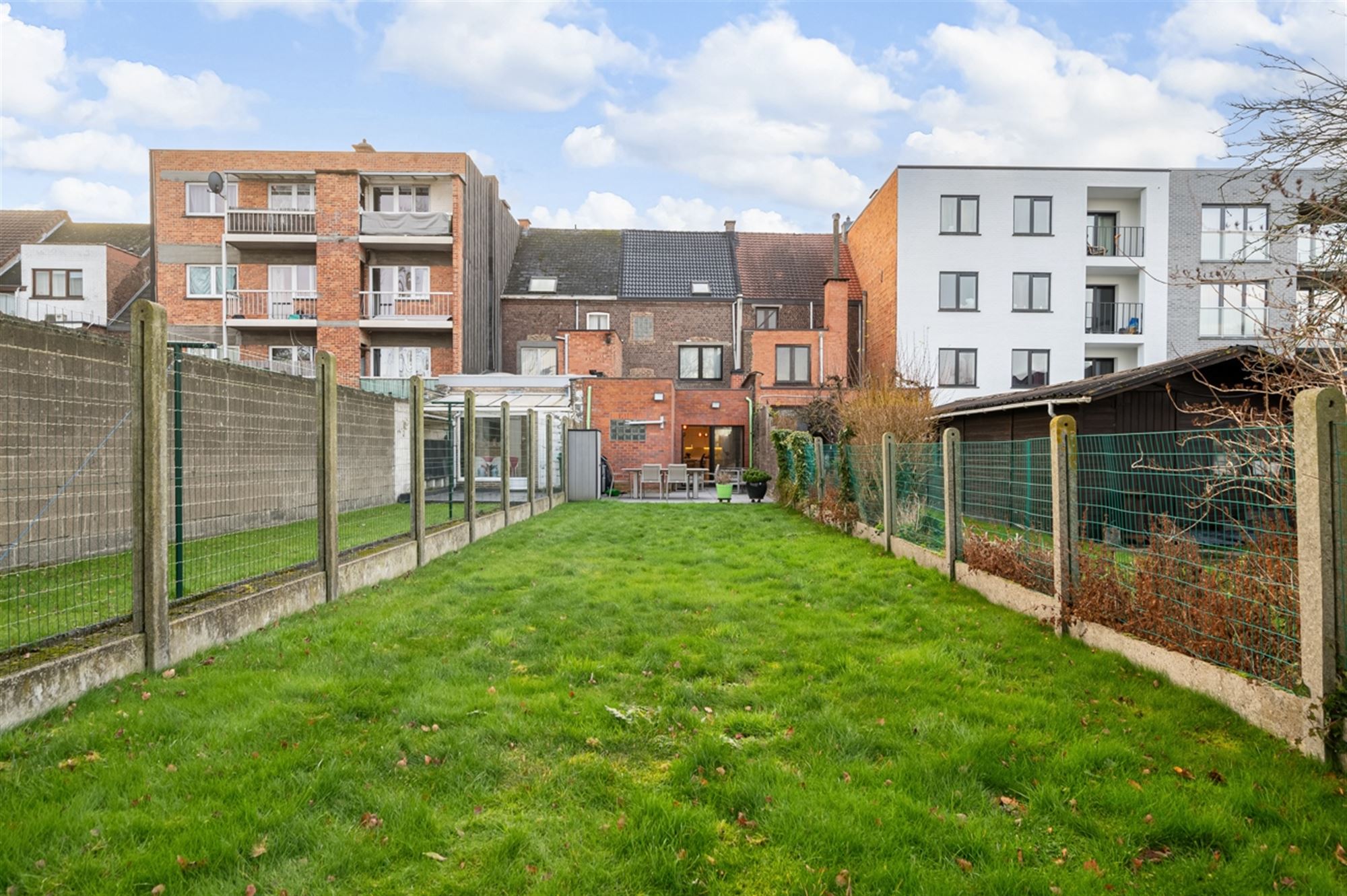 Woning in de stadsrand met 4 slaapkamers foto 9