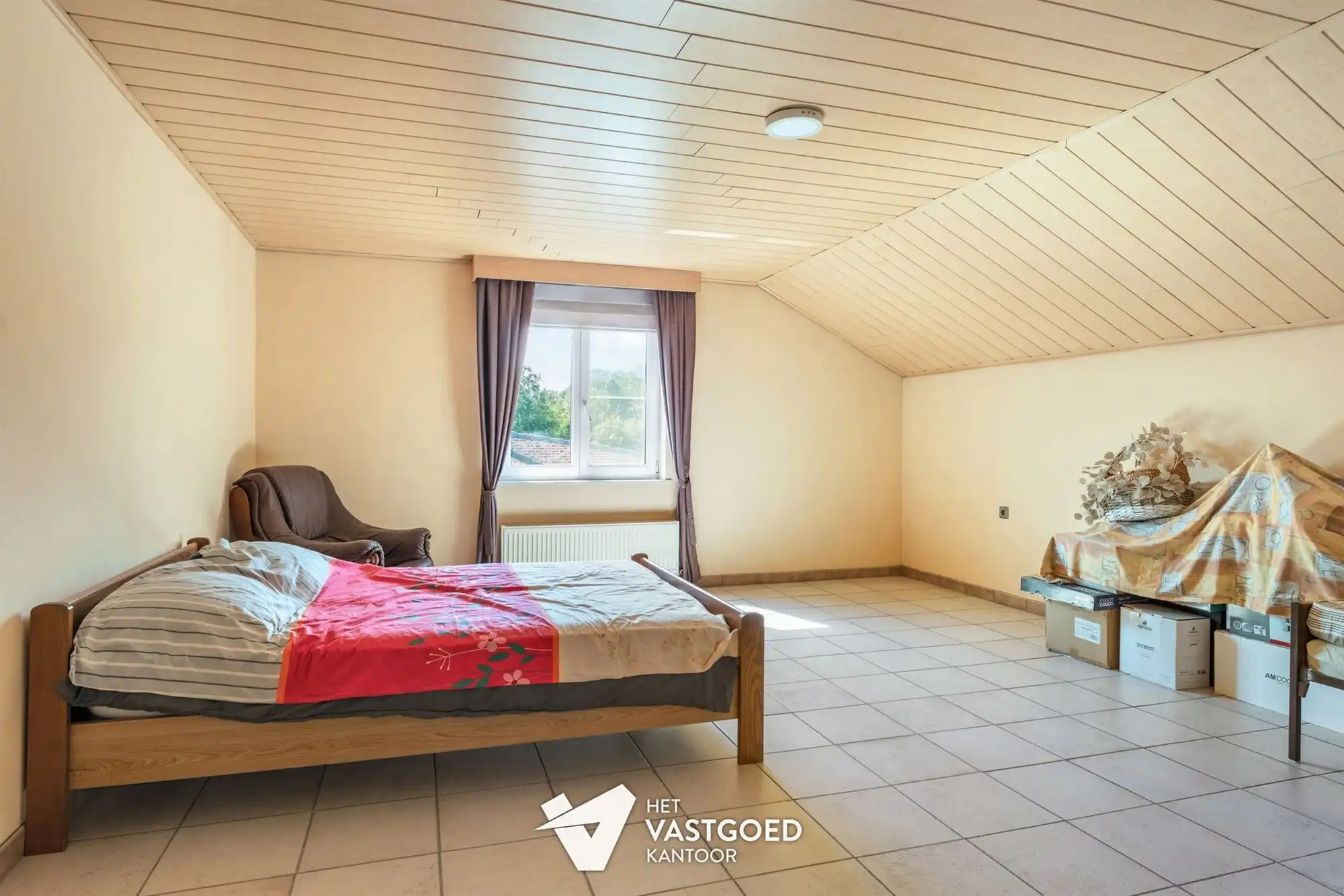 ZEER RUIME WONING MET 5 SLAAPKAMERS UITERST RUSTIG GELEGEN OP EEN PERCEEL VAN 1415 M² TE BERINGEN foto 16