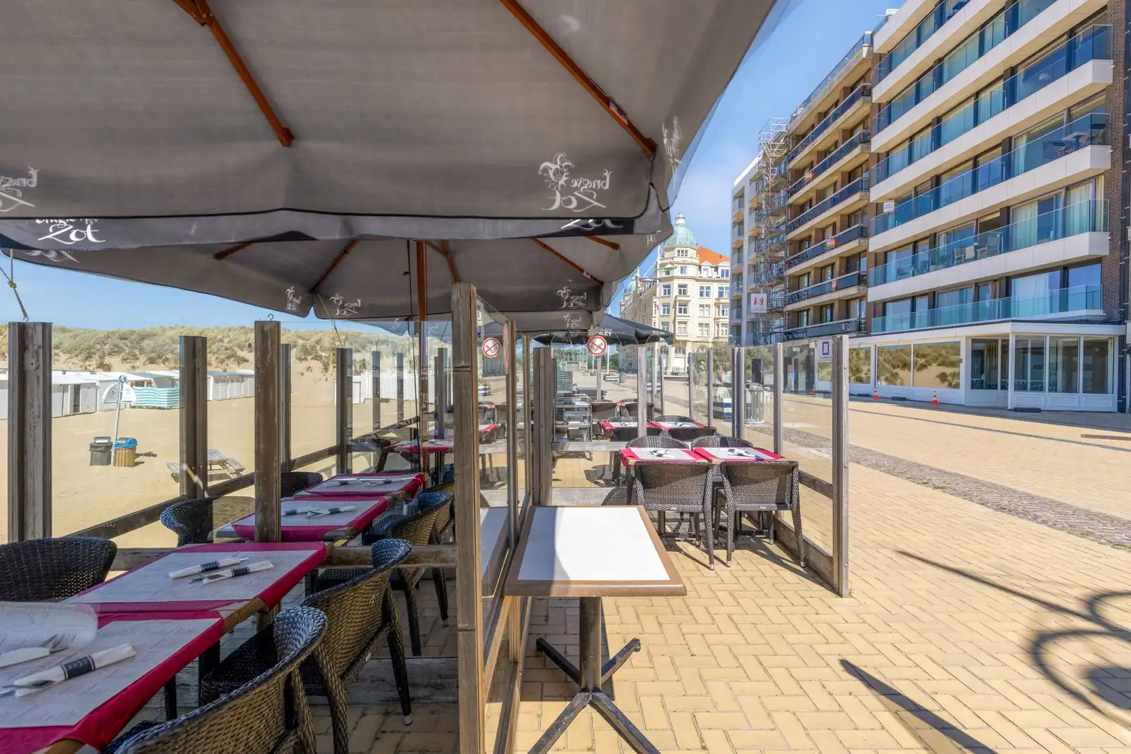 Investeringseigendom met volledig uitgerust restaurant en twee bijkomende woonentiteiten op de Zeedijk van Zeebrugge foto 34