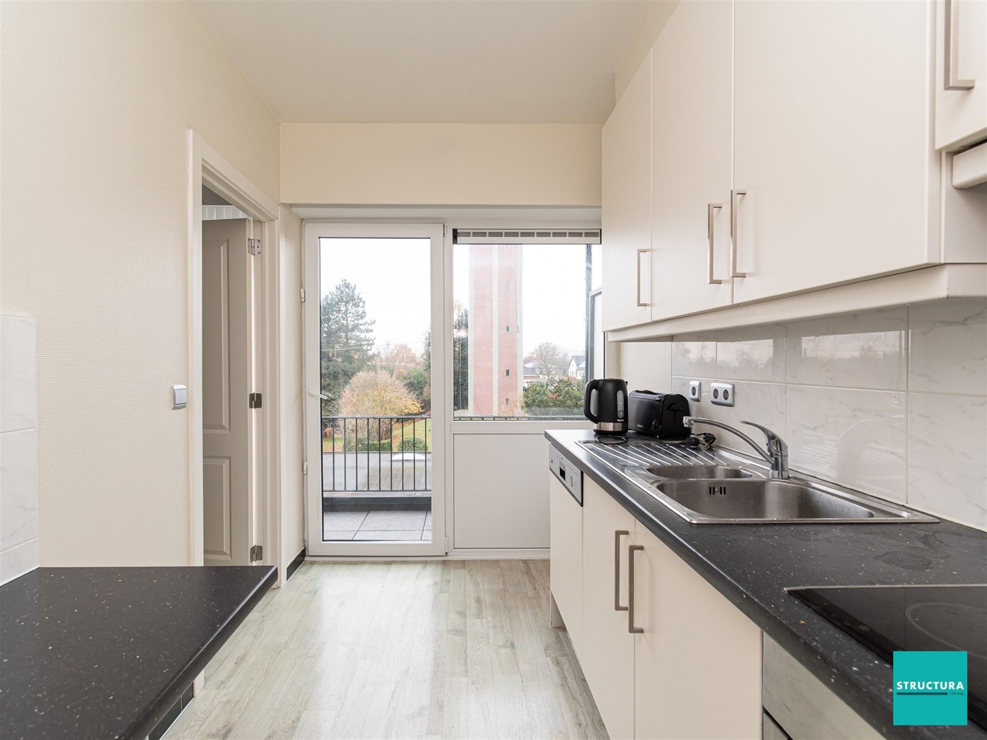 Rustig gelegen appartement, doch vlakbij het centrum! foto 6