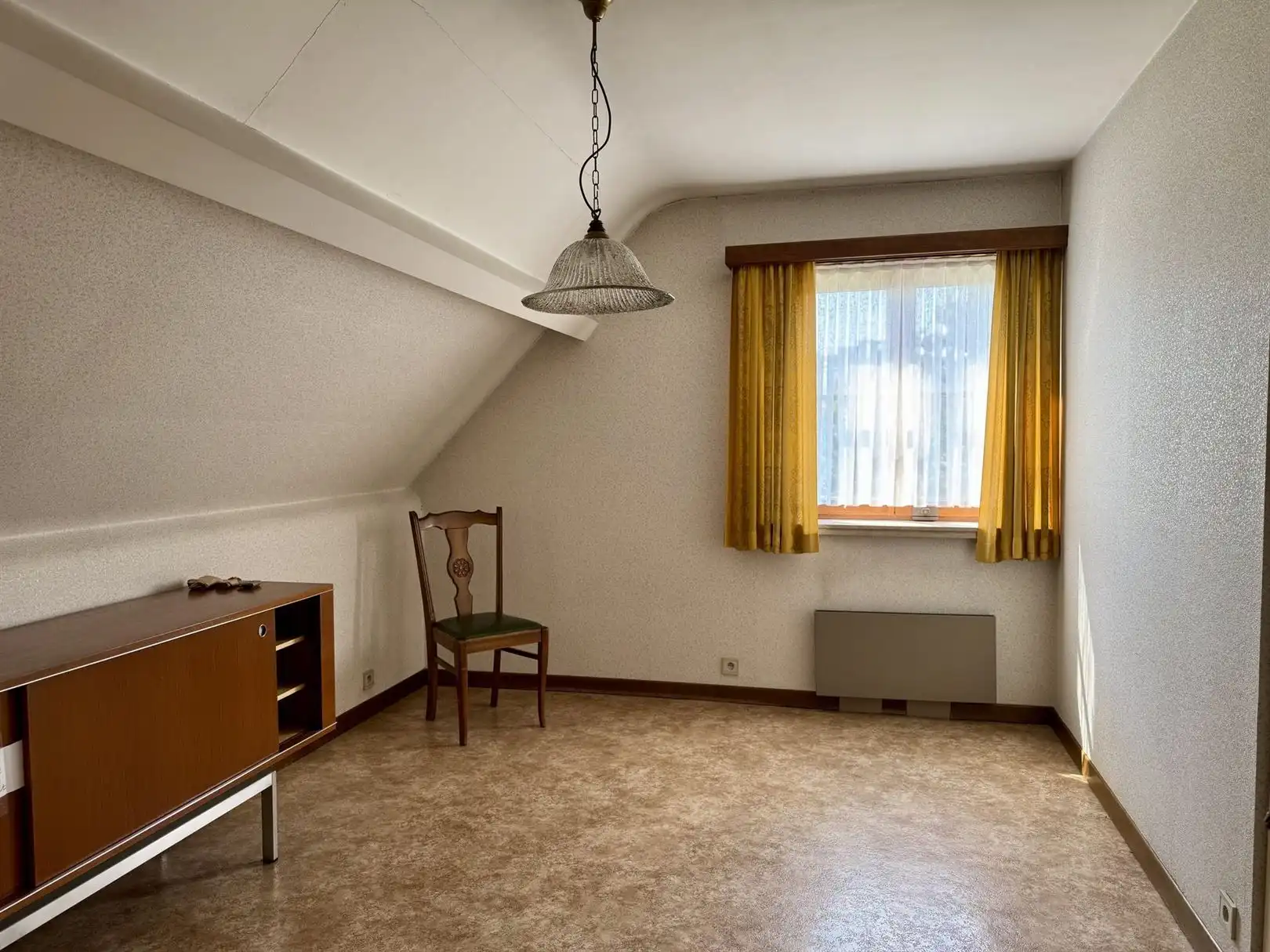 Ruime villa met 4 slpk's, 2 badkamers en garage foto 22
