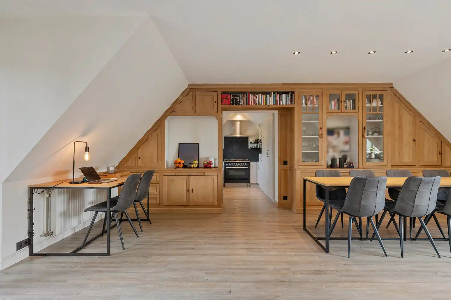 Gunstig gelegen loft met 2 slaapkamers foto 15