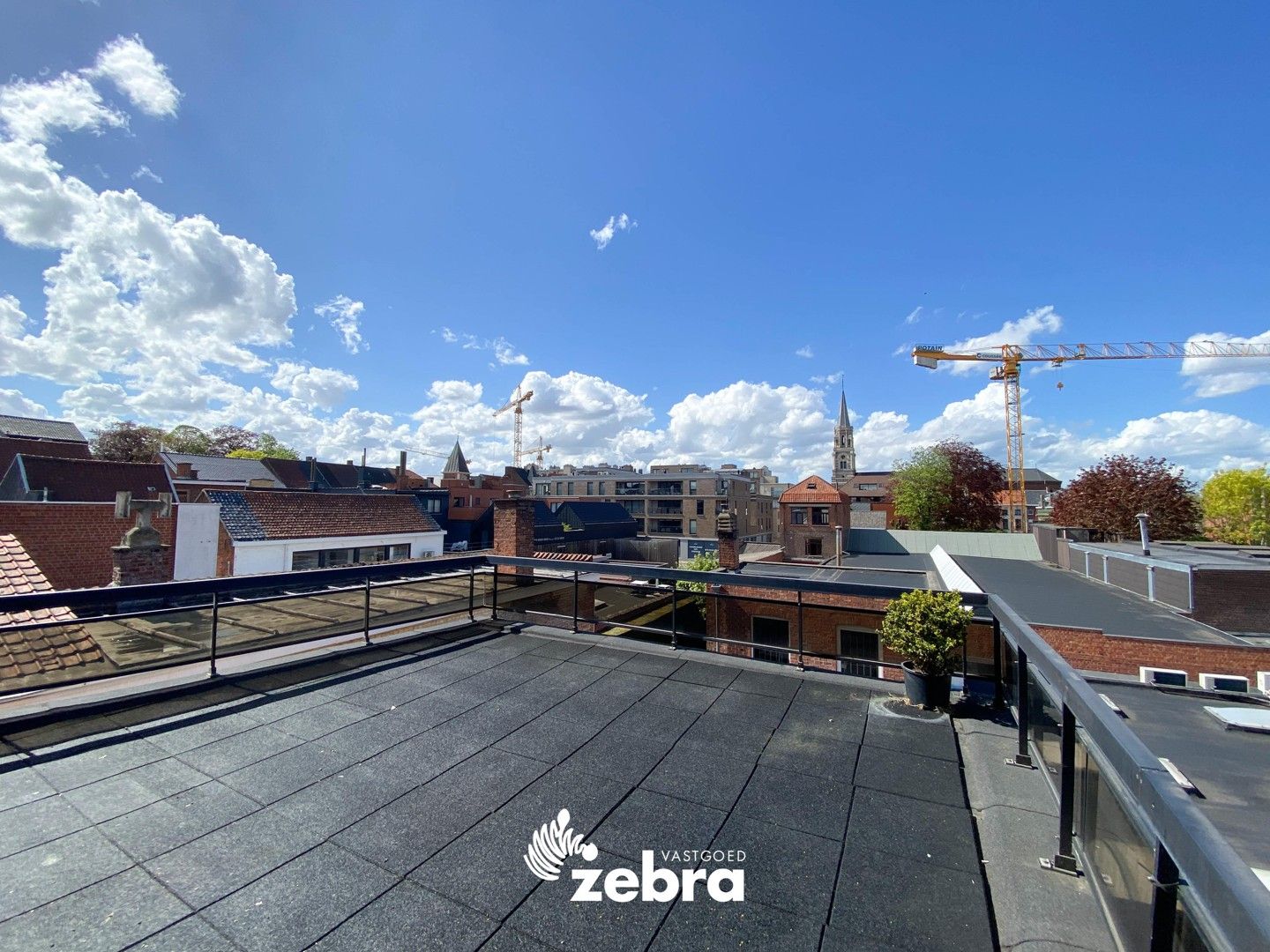 Instapklaar appartement met één slaapkamer op unieke locatie te Roeselare! foto 12