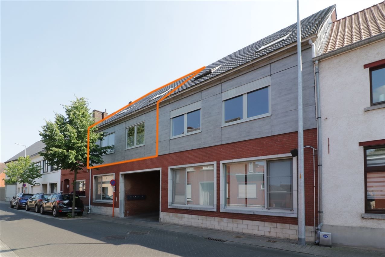 Ruime duplex met 3 slpk. en carport in centrum Zichem foto 2