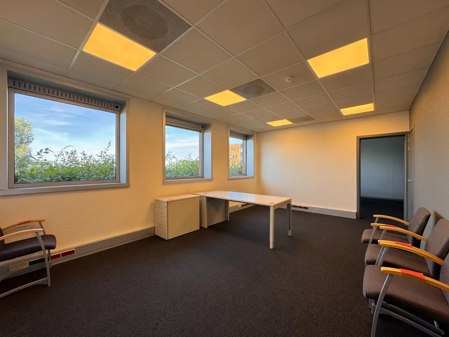 Instapklare kantoorruimte van 705 m² in Ieper foto 19