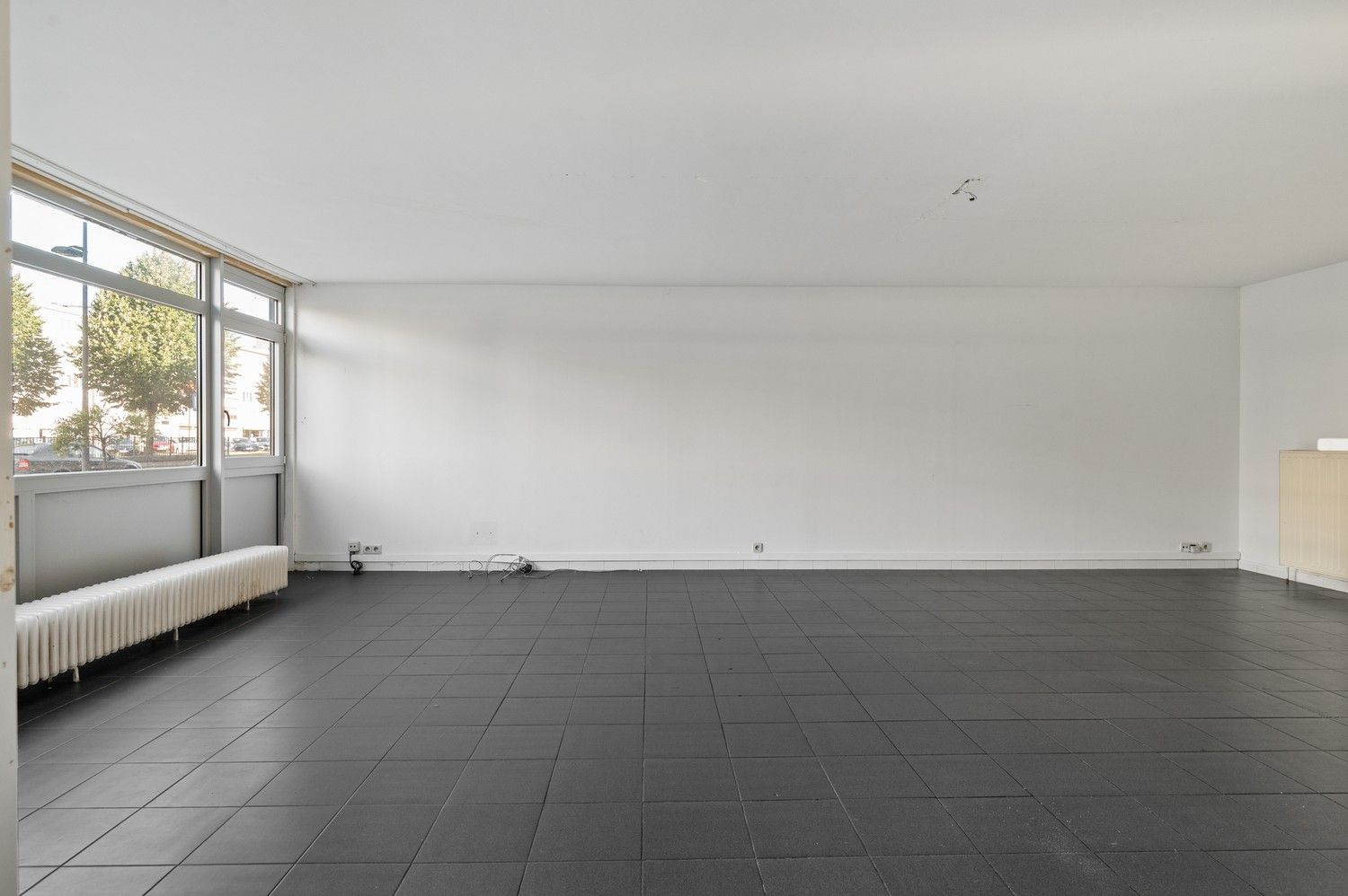 Ruim gelijkvloers appartement met 3 slaapkamers en terras in Deurne! foto 3