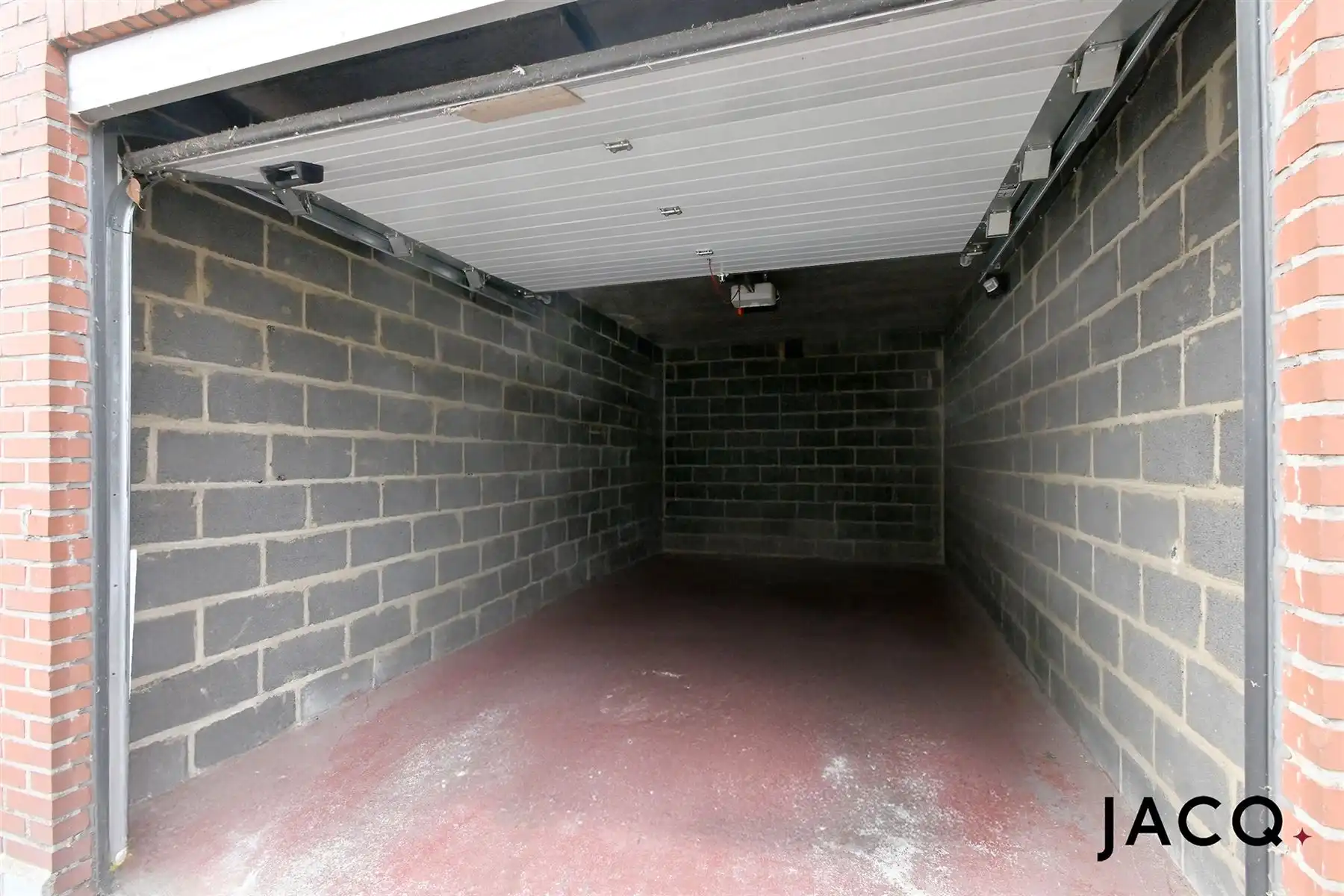 Gerenoveerd appartement met 2 slpk's, aparte garage nabij "De Schorre"! foto 15
