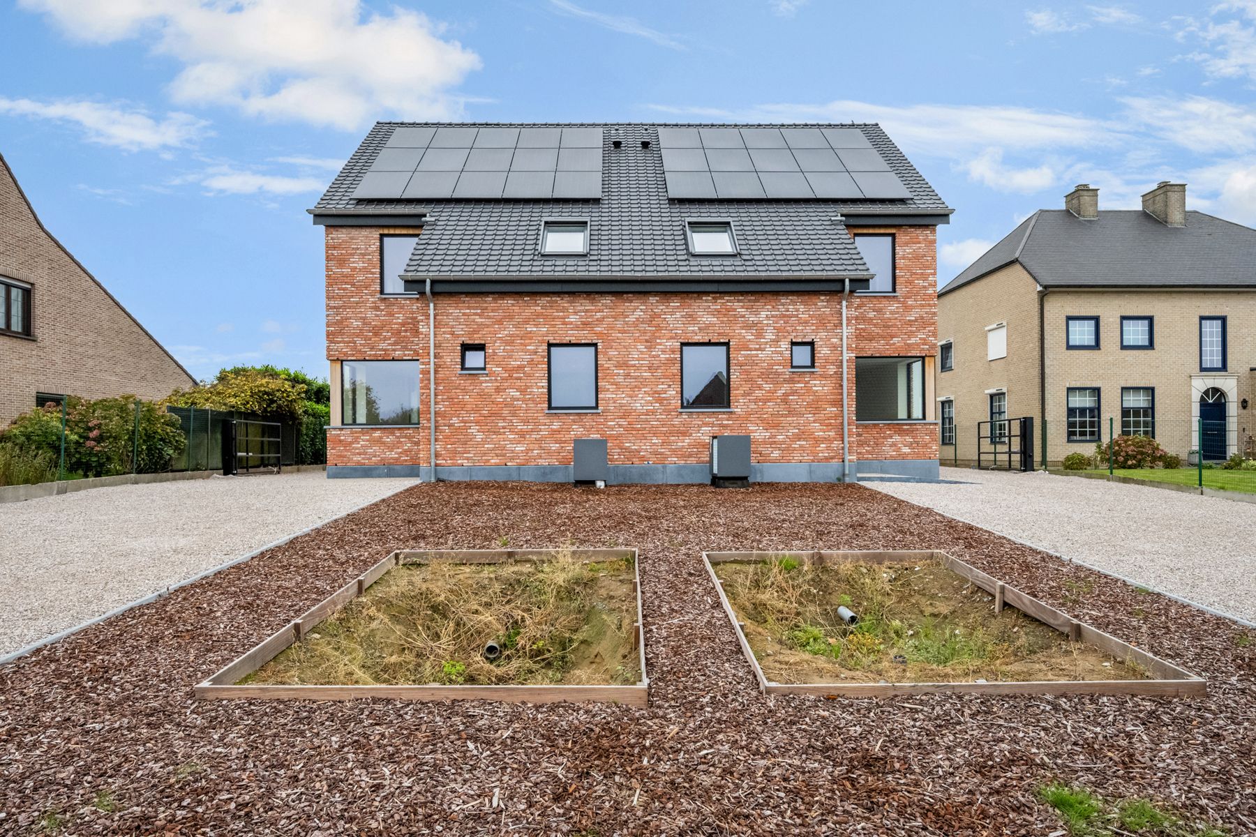 Te huur: Prachtige nieuwbouwwoning in landelijke omgeving! foto {{pictureIndex}}