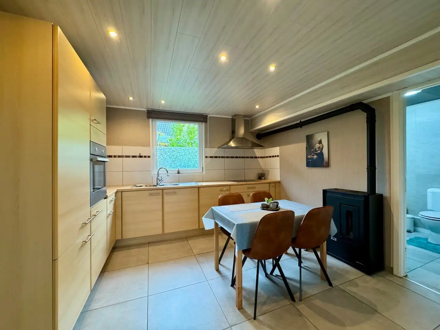 Te koop: ruime woning met onder andere slaapkamer en badkamer op het gelijkvloers.  foto 9