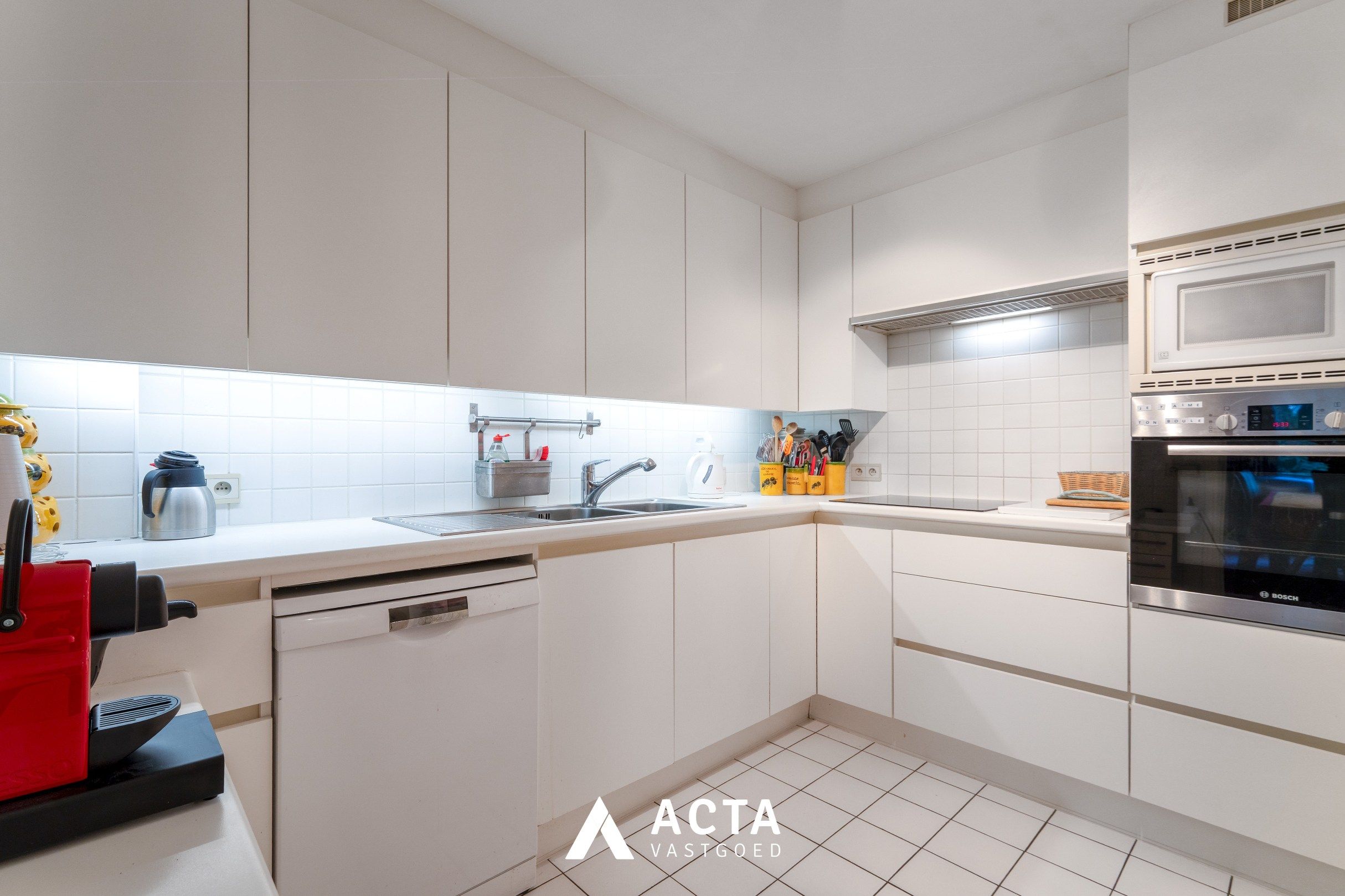 Ruim appartement met drie slaapkamers aan het Leopoldpark foto 7