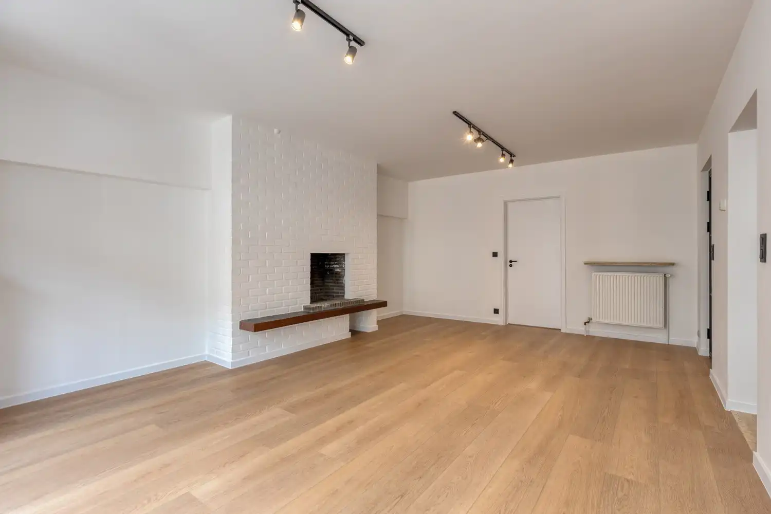 Instapklaar twee slaapkamer appartement met terras nabij het Zuidpark foto 4