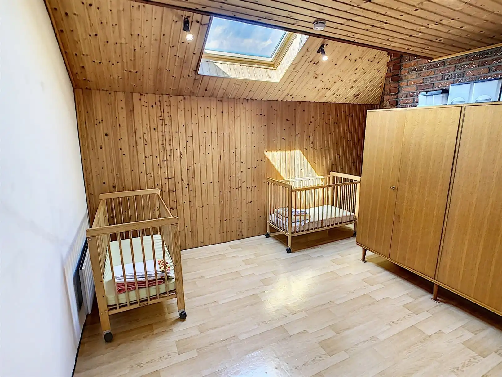 Ruime landelijke woning met 5 slpks, 19a 76ca foto 49