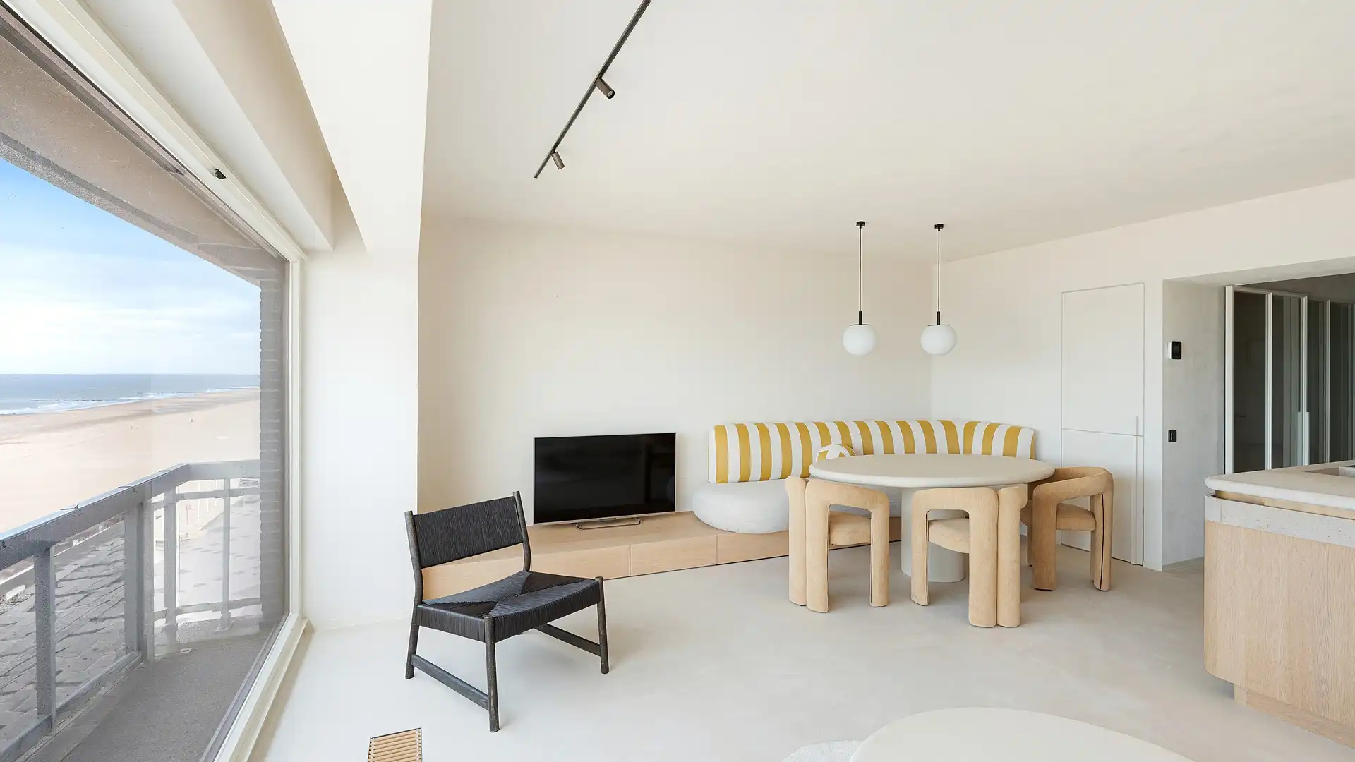 Fantastisch gerenoveerd appartement met zeezicht gelegen tussen het Lichttorenplein en het Albertplein foto 3
