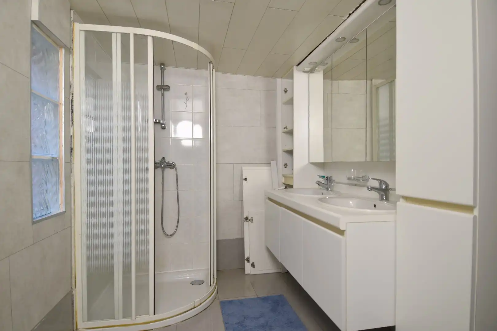 Ruime woning met tuin, garage en 3 slaapkamers te Lauwe  foto 5