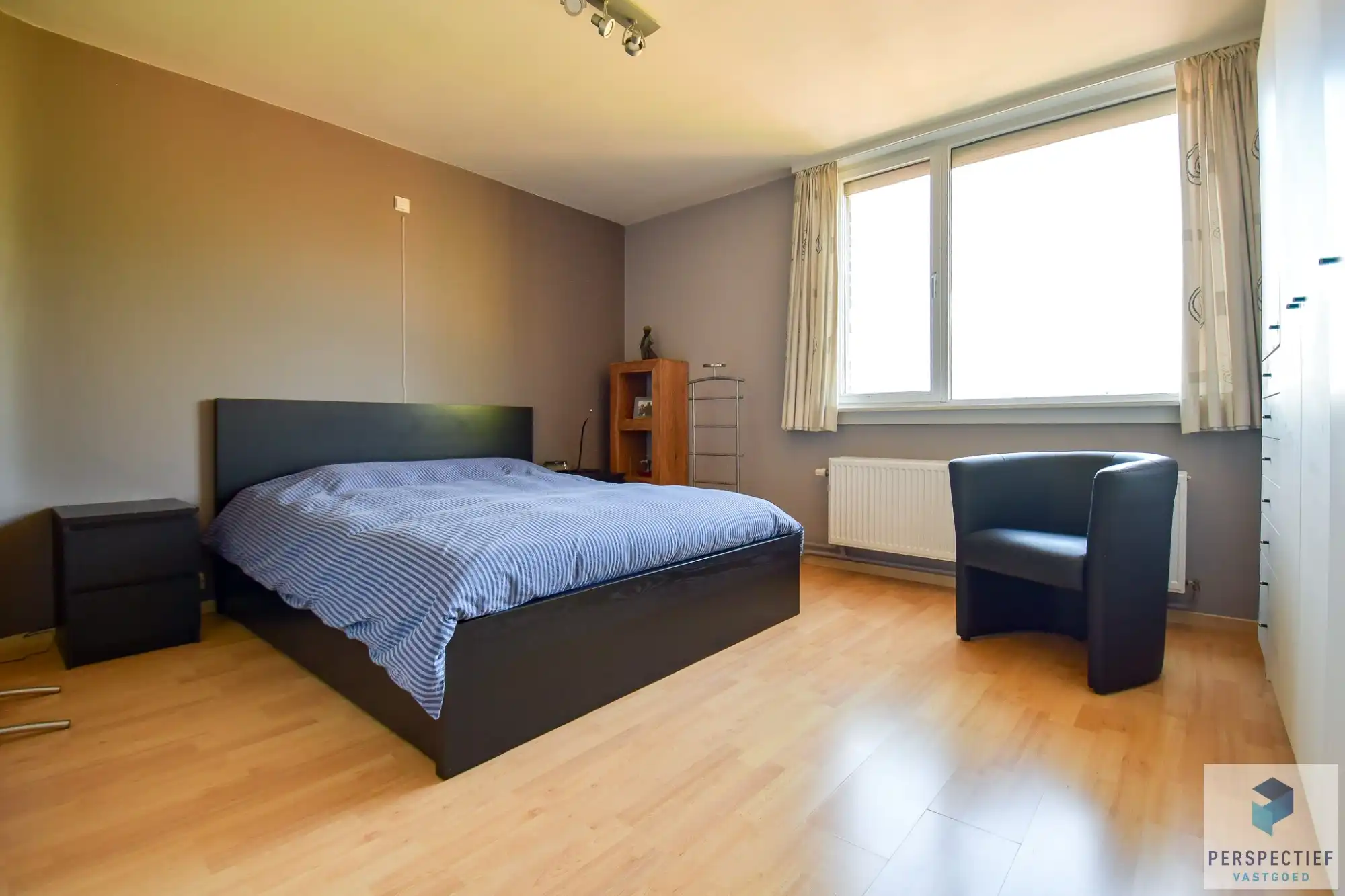 Ruime goed onderhouden woning met 3 slpk en tuin foto 14